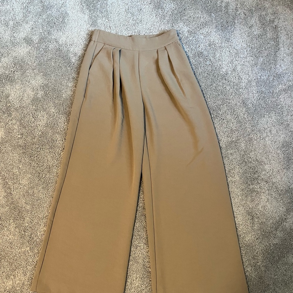 Abercrombie Pleated Beige Trousers
